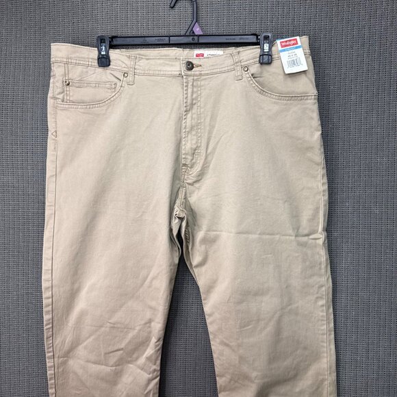 Wrangler Mens Size 40x30 Beige Straight Fit Khaki Pants Durable Casual Wear - Picture 10 of 11